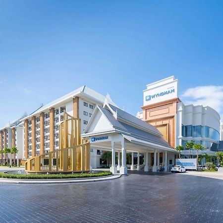 Отель Wyndham Jomtien Pattaya На Джомтьен Экстерьер фото