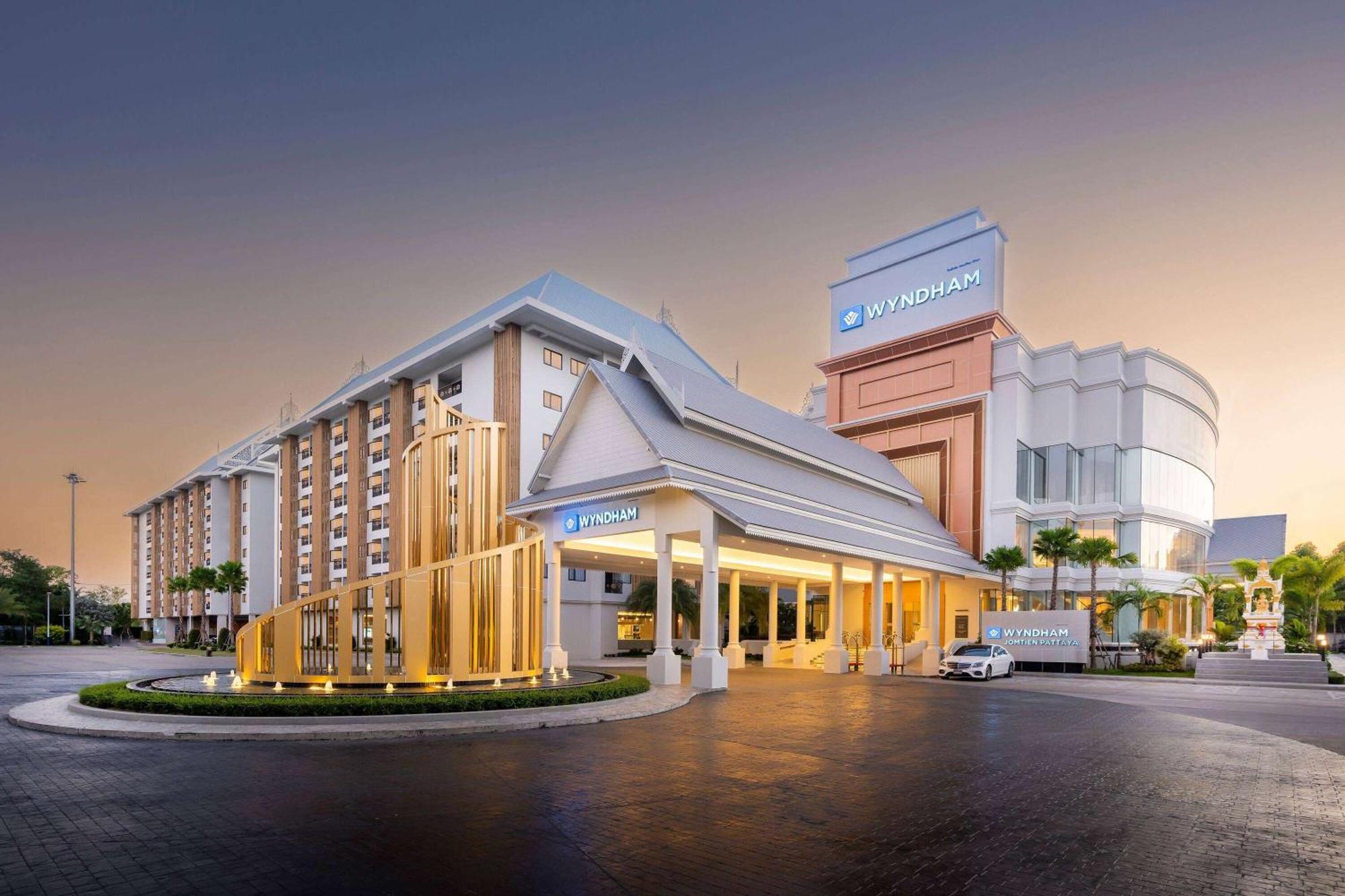 Отель Wyndham Jomtien Pattaya На Джомтьен Экстерьер фото