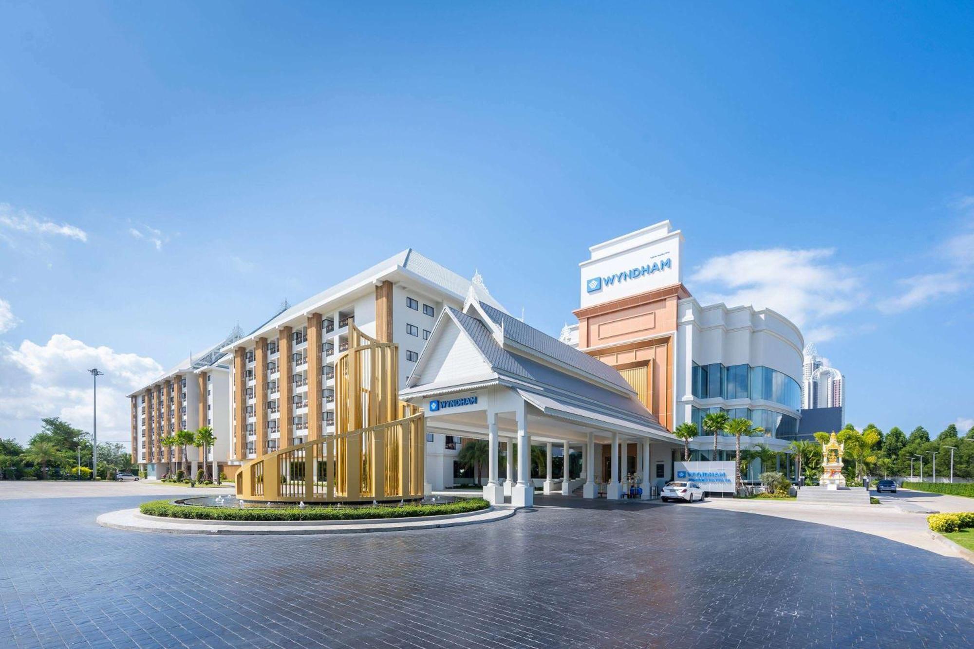 Отель Wyndham Jomtien Pattaya На Джомтьен Экстерьер фото