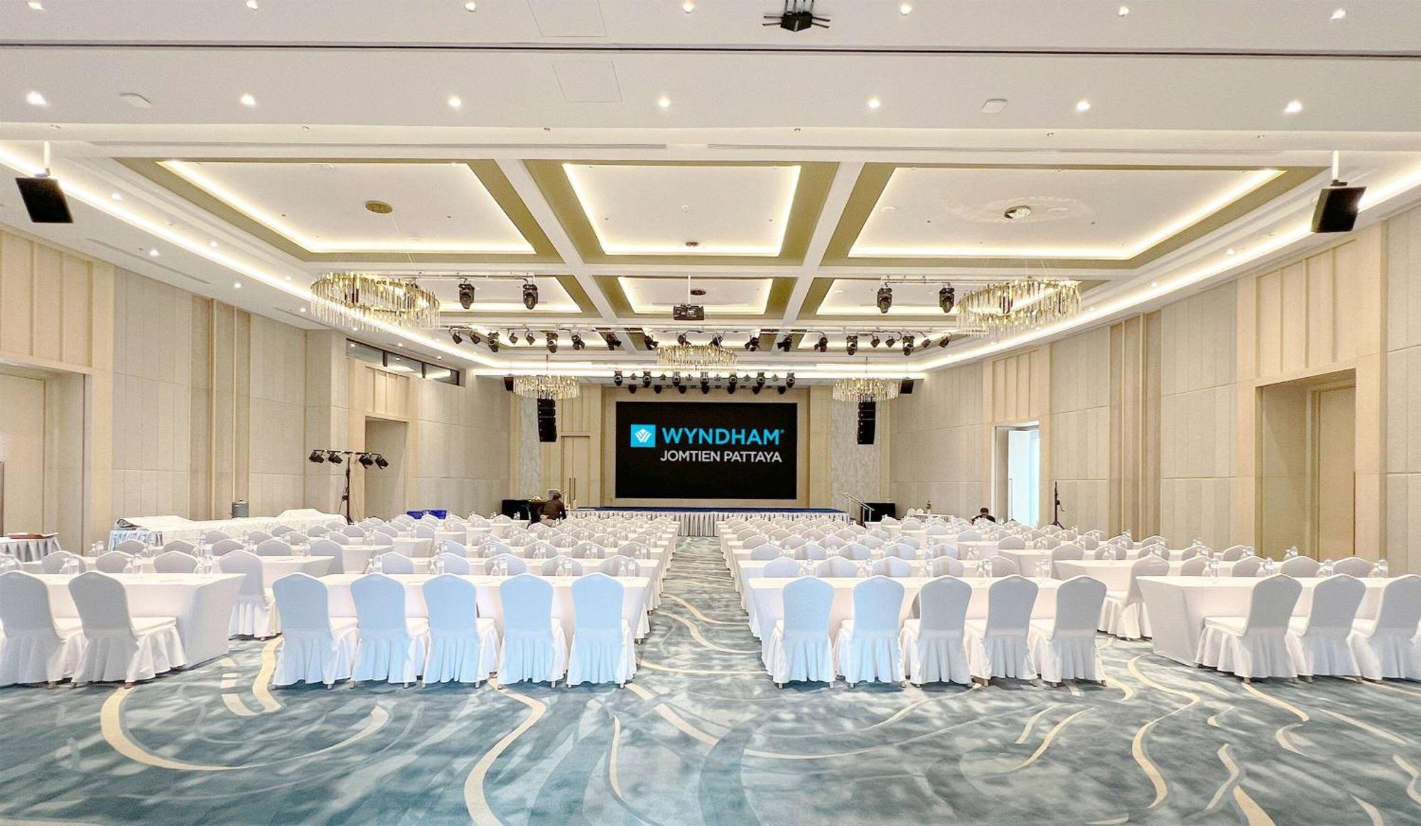 Отель Wyndham Jomtien Pattaya На Джомтьен Экстерьер фото
