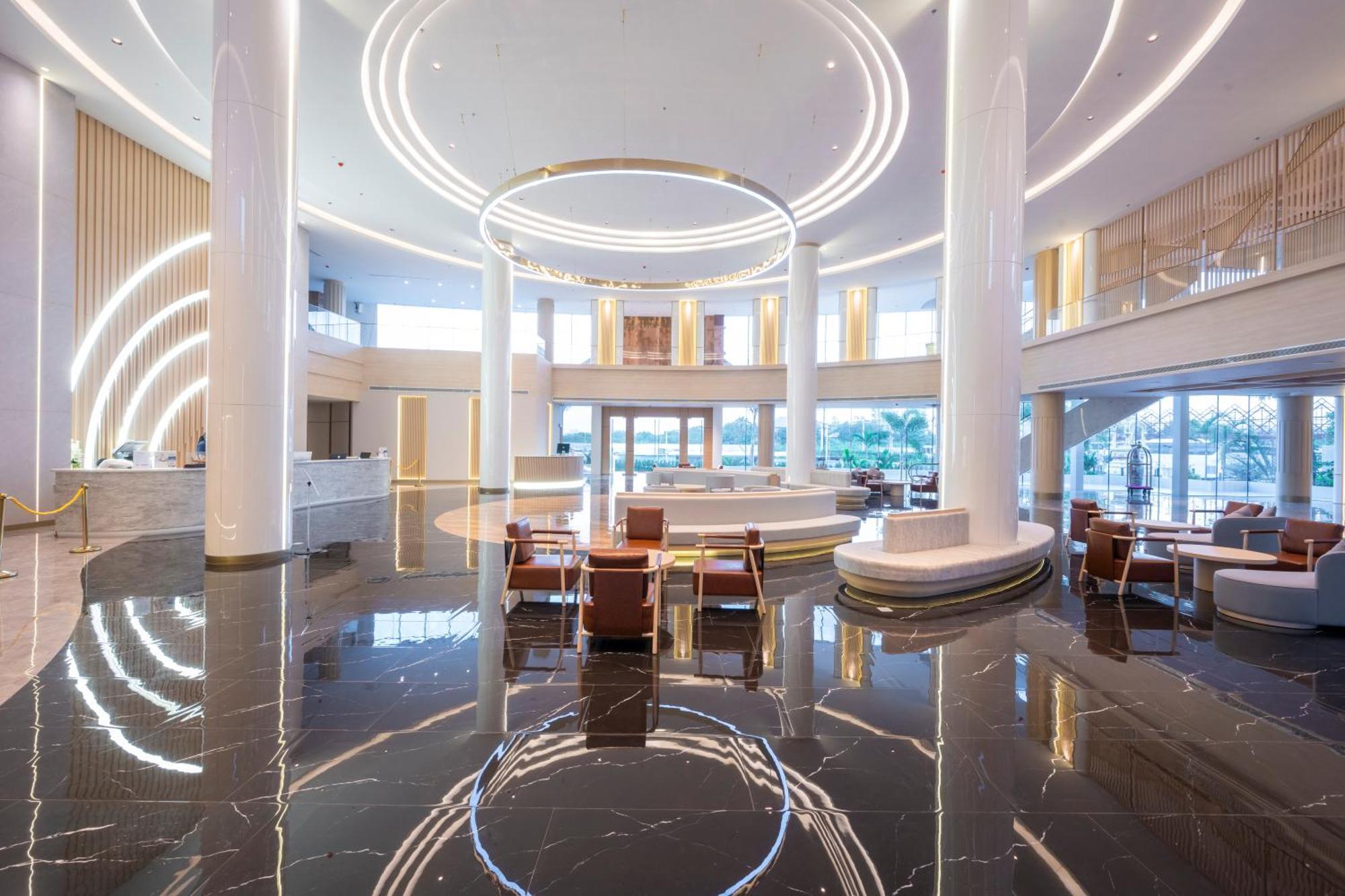 Отель Wyndham Jomtien Pattaya На Джомтьен Экстерьер фото