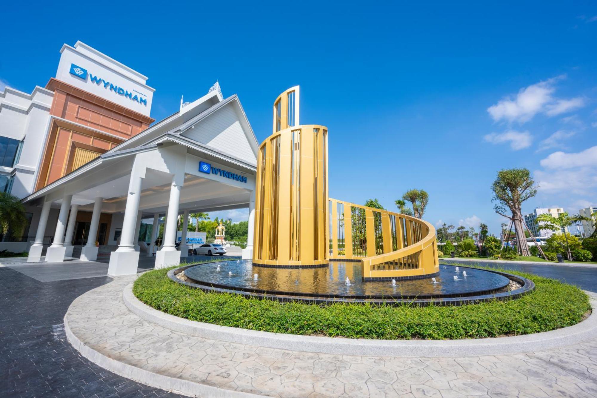 Отель Wyndham Jomtien Pattaya На Джомтьен Экстерьер фото